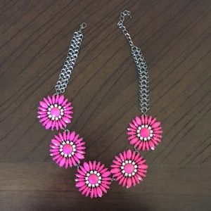 Pink daisy necklace